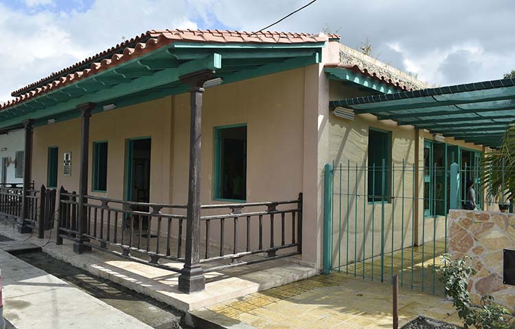 Casa familiar de Abel Santamaría, Encrucijada, Villa Clara Casa familiar de Abel Santamaría, Encrucijada, Villa Clara