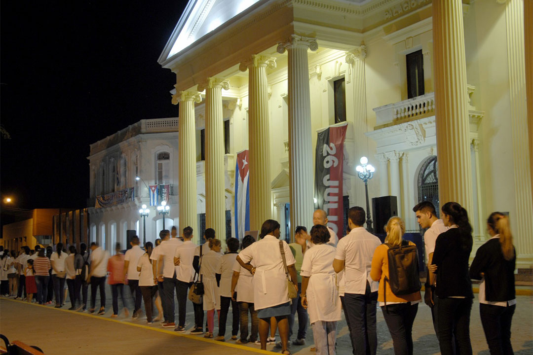 Homenaje a Fidel por los trabajadores de la Salud.