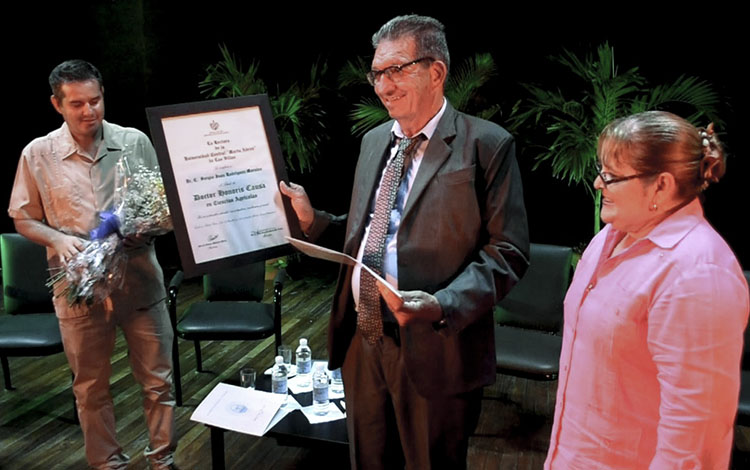 Sergio Rodríguez Morales título de Doctor Honoris Causa en Agronomía