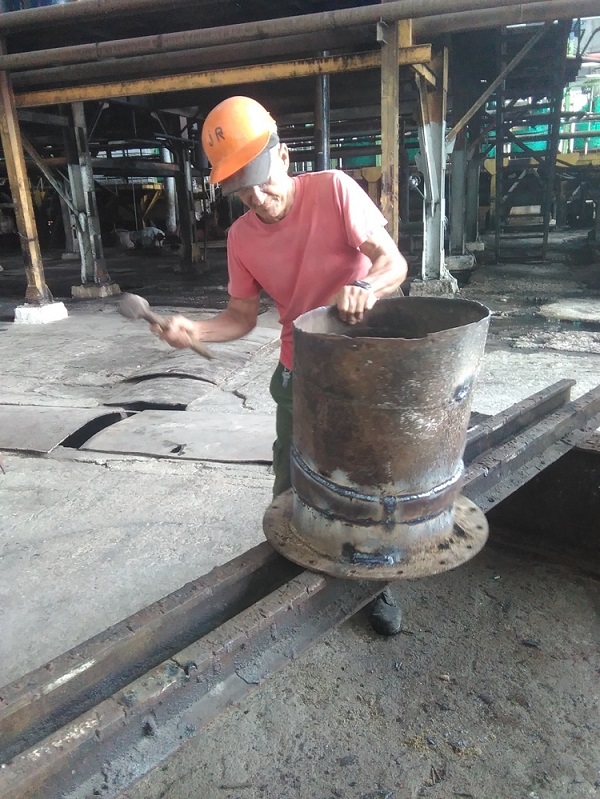 Trabajadores del Central Perucho Figueredo, de Encrucijada Trabajadores del Central Perucho Figueredo, de Encrucijada