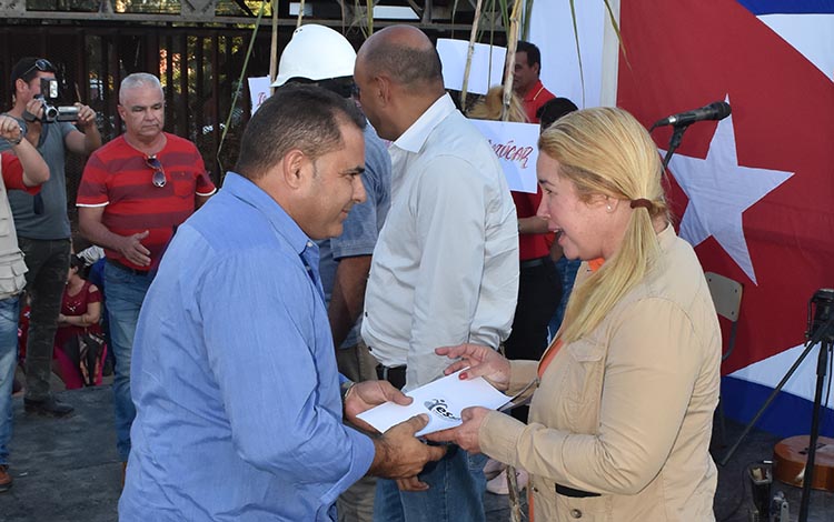 Entrega de compromisos para la zafra 219-2020. Entrega de compromisos para la zafra 219-2020.