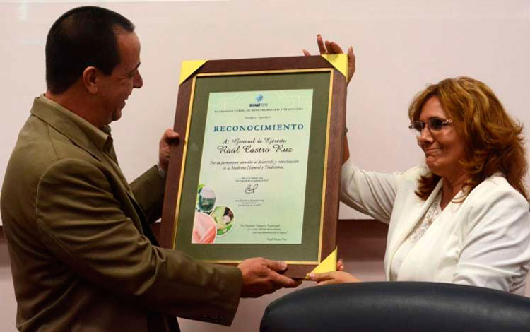 Reconocimiento a Raúl Castro de Bionat 2018