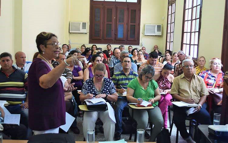 María del Carmen Velasco, delegado del Citma en Villa Clara.