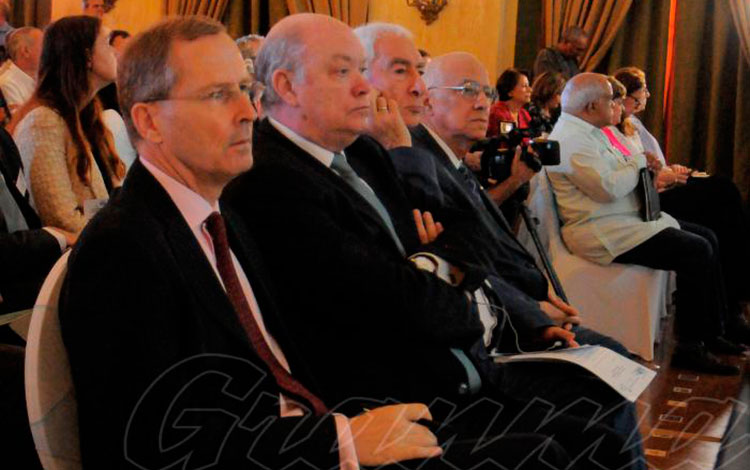 Foro de Negocios Cuba-Reino Unido. images/materiales/comercio-exterior-inversiones/2019/06-17-foro-negocios-cuba-reino-unido/representantes-reino-unido.jpg