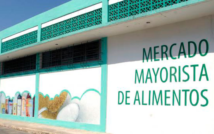 Mercado mayorista de alimentos en La Habana.