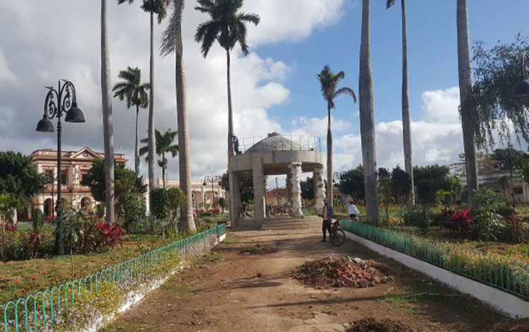Glorieta del parque de Placetas.