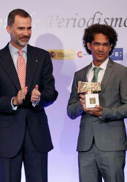 Yander Zamora recibe premio Rey de España Yander Zamora recibe premio Rey de España