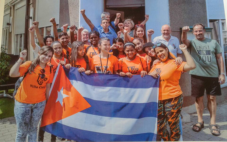 La Colmenita de Villa Clara actúa en Alemania. La Colmenita de Villa Clara actúa en Alemania.
