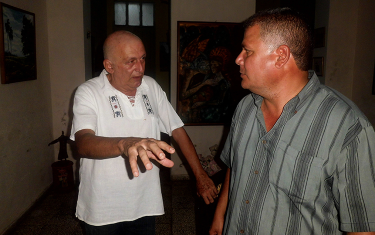 Ramón Silverio junto al Primer Secretario del PCC en Villa Clara