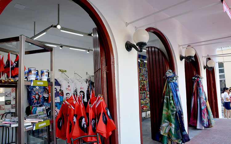 Tienda de Artex Las Arcadas, en Santa Clara.