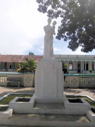 Monumento a las madres, Camajuaní Monumento a las madres, Camajuaní