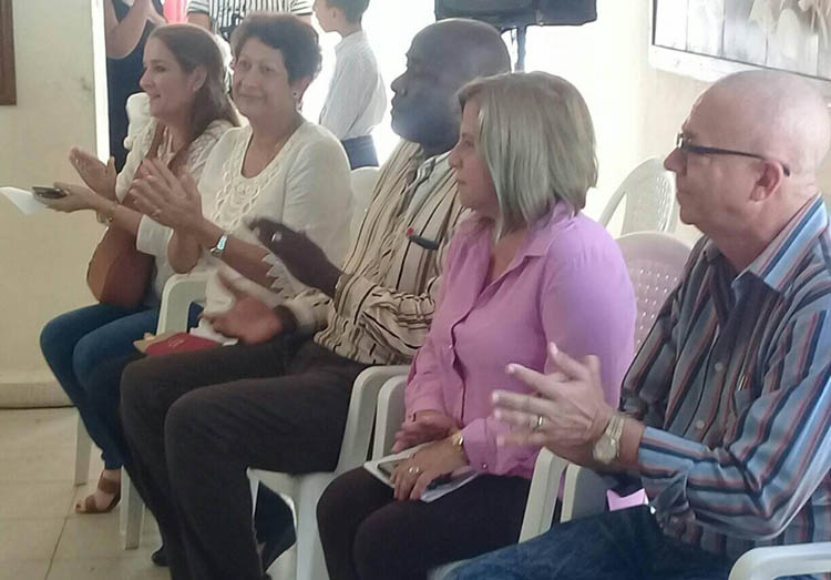 Ministra de Educación asistió a la celebración del Día de la Cultura Cubana en la Escuela Especial Regional Marta Abreu, en Santa Clara. Ministra de Educación asistió a la celebración del Día de la Cultura Cubana en la Escuela Especial Regional Marta Abreu, en Santa Clara.