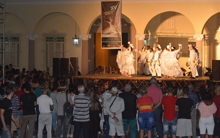Compañía Danza del Alma se presenta en la jornada Para Bailar en Casa del Trompo, Santa Clara.