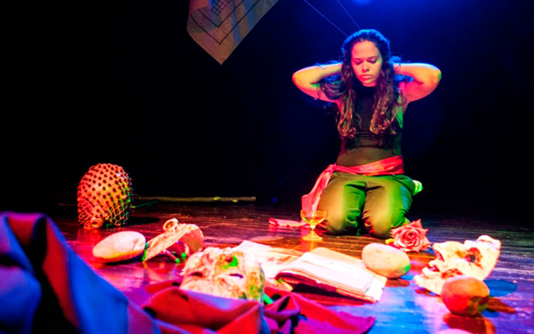 Obra Telémaco, del grupo de teatro Dripy, de Villa Clara.