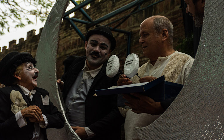 Evocación a Chaplin en homenaje a Armando Morales. Evocación a Chaplin en homenaje a Armando Morales.