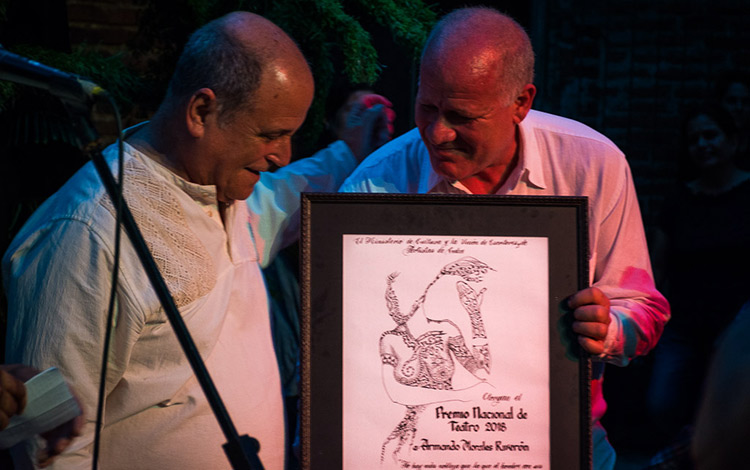 Armando Morales recibe el Premio Nacional de Teatro 2018. Armando Morales recibe el Premio Nacional de Teatro 2018.