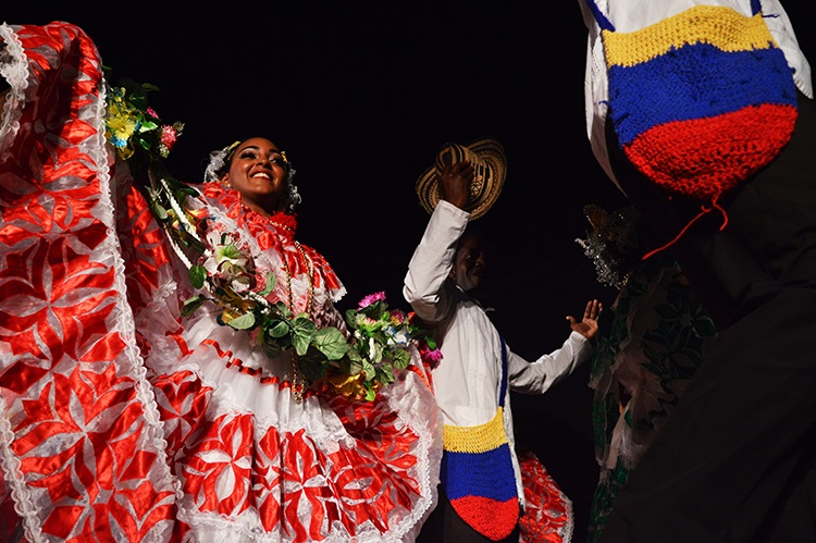 Para bailar en casa del trompo Para bailar en casa del trompo
