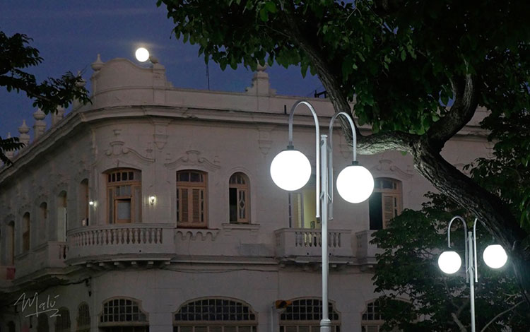 Cinco lunas, fotografía de Malú Vilasa. Cinco lunas, fotografía de Malú Vilasa.
