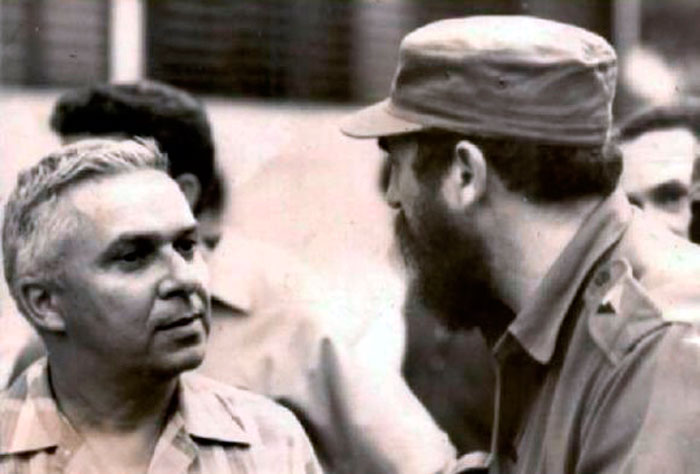 Cineasta Santiago ílvarez y Fidel Castro Ruz. Cineasta Santiago ílvarez y Fidel Castro Ruz.