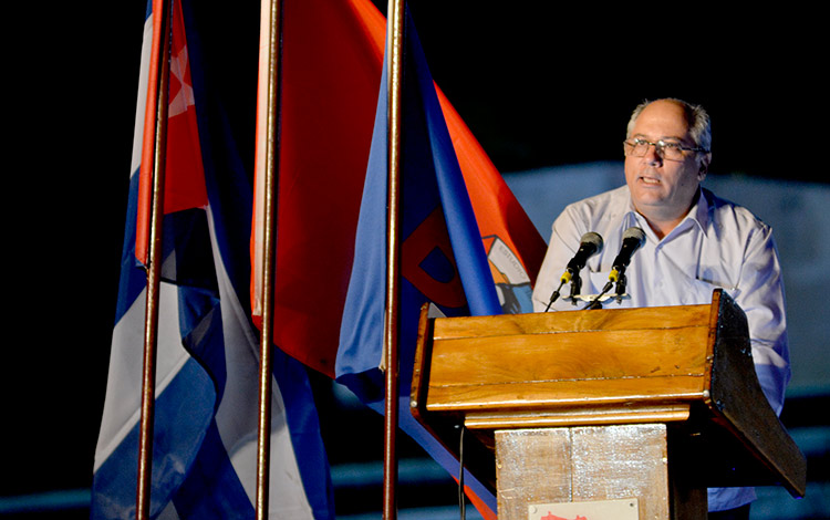 Alpidio Alonso, ministro de Cultura, pronuncia palabras centrales en acto por el aniversario 15 de la Brigada José Martí de instructores de arte. Alpidio Alonso, ministro de Cultura, pronuncia palabras centrales en acto por el aniversario 15 de la Brigada José Martí de instructores de arte.
