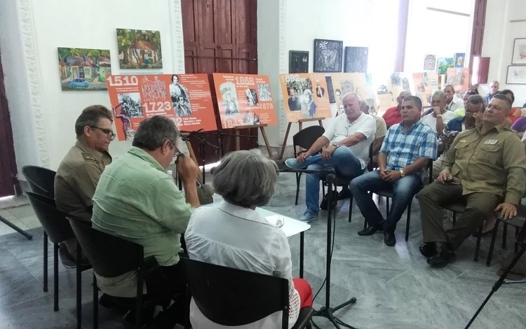 Rogelio Acevedo presenta su libro Tan solo con 16