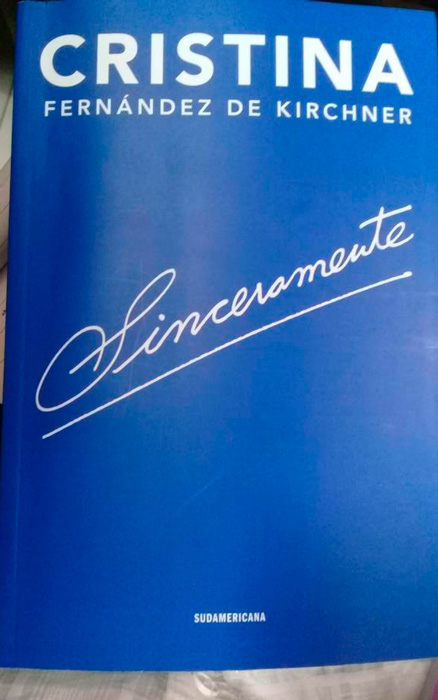 Libro Sinceramente Foto: Madeleine Sautié Rodríguez Libro Sinceramente Foto: Madeleine Sautié Rodríguez