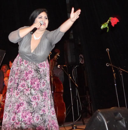 Cantante Patricia Casañas. Cantante Patricia Casañas.