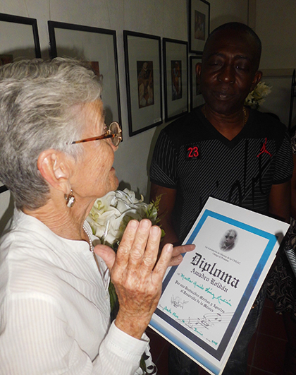 Homenaje de reconocimiento a Marta Anido.
