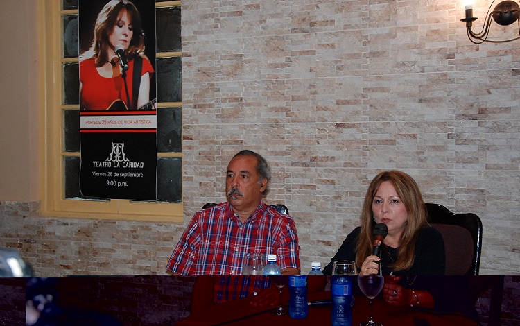 Enrique Pérez Mesa y Liuba María Hevia Enrique Pérez Mesa y Liuba María Hevia