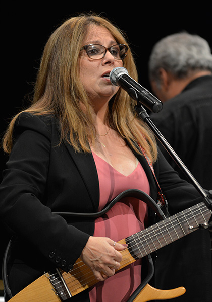 Liuba María Hevia en concierto en el teatro La Caridad, de Santa Clara. Liuba María Hevia en concierto en el teatro La Caridad, de Santa Clara.