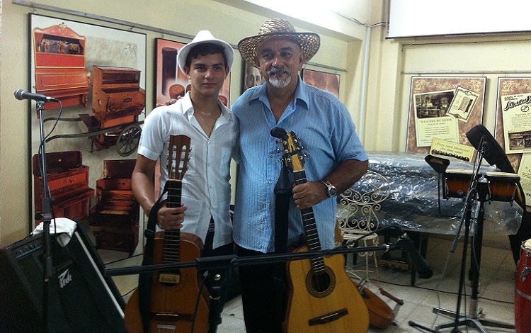 Héctor Méndez junto a Pancho Amat