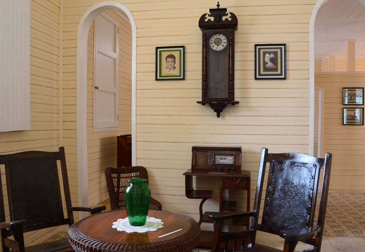 Interior de la Casa Museo Abel Santamaría. Interior de la Casa Museo Abel Santamaría.