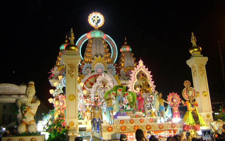 Carroza de las parrandas de Camajuaní.