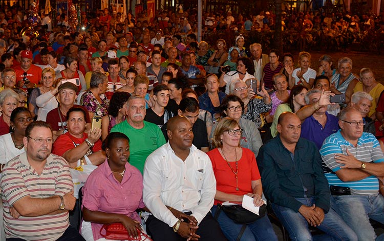 Acto de declaratoria de las parrandas del centro de Cuba como patrimonio inmaterial de la humanidad. Acto de declaratoria de las parrandas del centro de Cuba como patrimonio inmaterial de la humanidad.