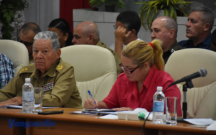 Ramón Pardo Guerra preside la conferencia de la Asociación de Combatientes de la Revolución Cubana en Villa Clara.
