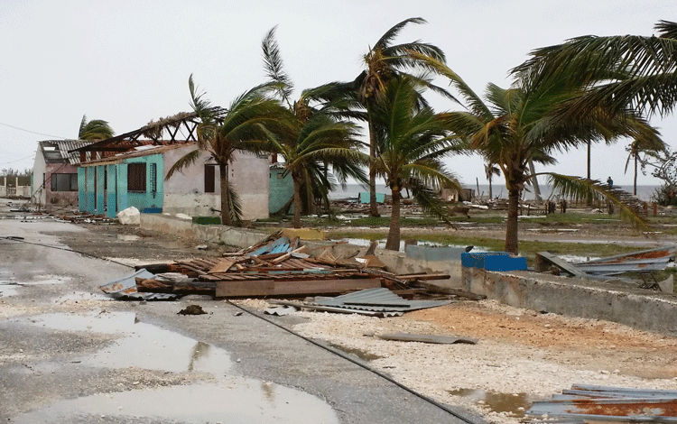 Daños ocasionados por «Irma» en el poblado costero de Nazábal. 