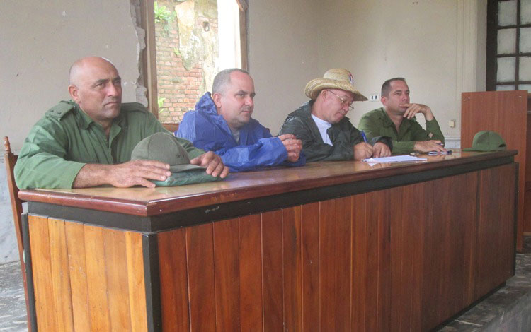 Reunión del Consejo de Defensa Municipal de Placetas.