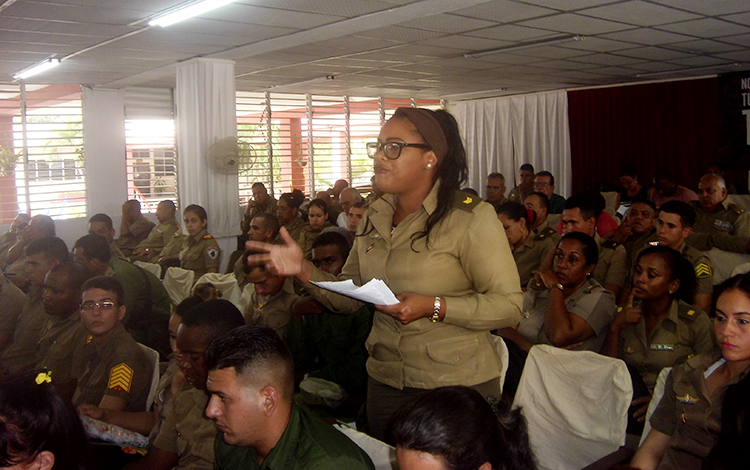 Jóvenes militantes de las FAR