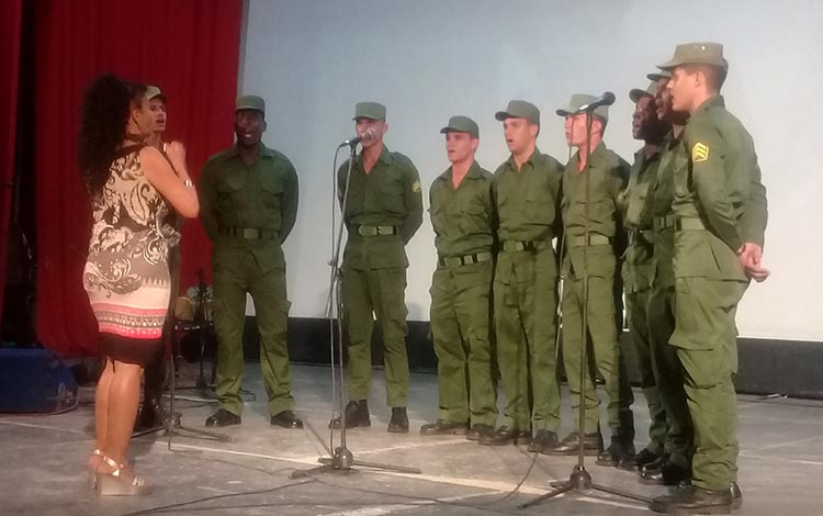 velada político-cultural por el aniversario 63 del Desembarco del yate Granma y Día de las FAR