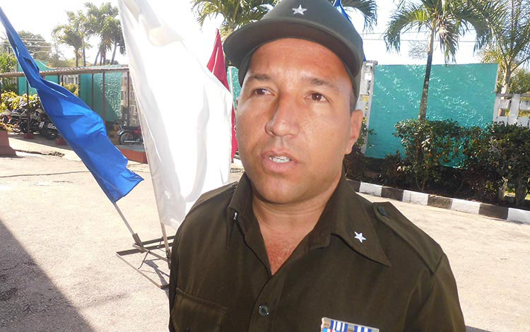 Capitán Yulexay Domí­nguez, Minint, Villa Clara.