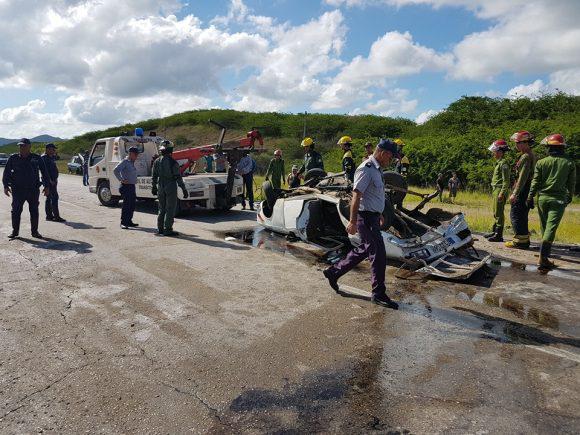 Accidente de tránsito en autopista, Placetas, Villa Clara Accidente de tránsito en autopista, Placetas, Villa Clara