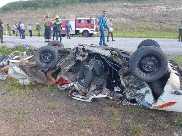 Accidente de tránsito en autopista, Placetas, Villa Clara Accidente de tránsito en autopista, Placetas, Villa Clara