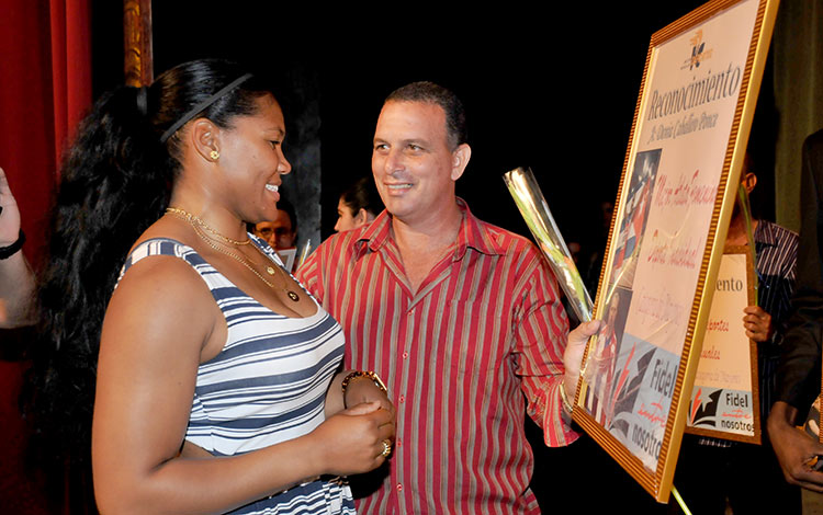 Denia Caballero, mejor atleta individual de Villa Clara en 2017. Denia Caballero, mejor atleta individual de Villa Clara en 2017.