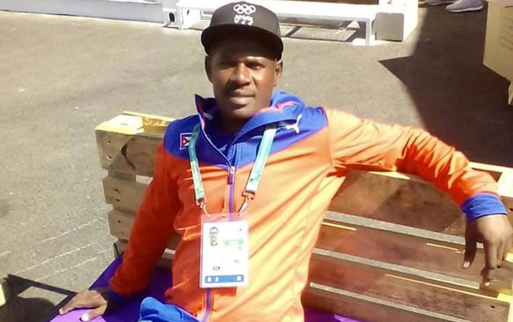 Ricardo Moisés Ponce Paret, entrenador de atletismo. Ricardo Moisés Ponce Paret, entrenador de atletismo.