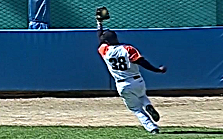 Raúl Reyes, center field de Villa Clara Raúl Reyes, center field de Villa Clara