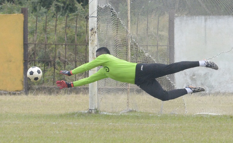 Rudy Lay Rencibia elogió el trabajo del arquero Ray Machado durante lo que va de liga