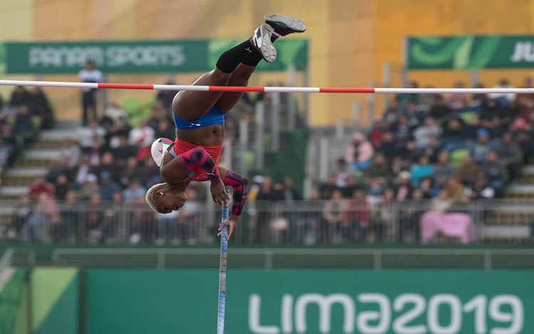 Yarisley Silva, oro en salto con garrocha en Lima 2019.
