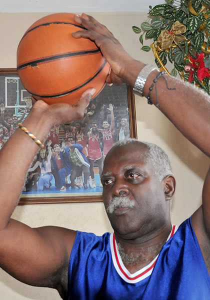 Corando Pérez Armenteros, exbaloncestista cubano. Corando Pérez Armenteros, exbaloncestista cubano.