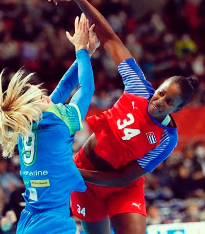 Jennifer Amanda Toledo, jugadora villaclareña de balonmano.