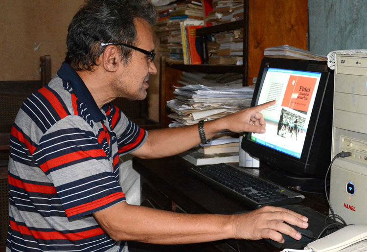 Osvaldo Rojas Garay en el proceso creativo. Osvaldo Rojas Garay en el proceso creativo.